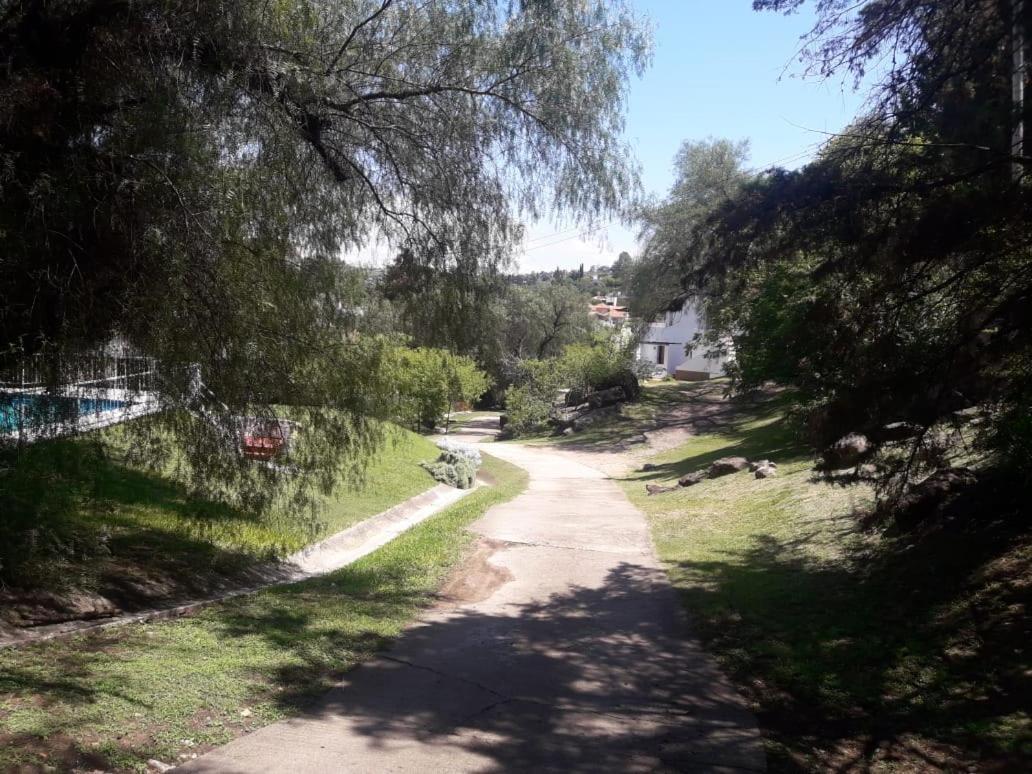 Departamentos Carlos Paz Bajada Al Lago 비야카를로스파스 외부 사진