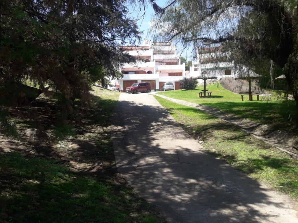 Departamentos Carlos Paz Bajada Al Lago 비야카를로스파스 외부 사진
