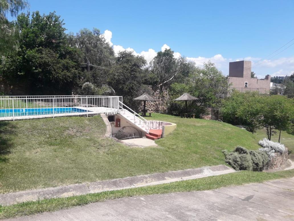 Departamentos Carlos Paz Bajada Al Lago 비야카를로스파스 외부 사진